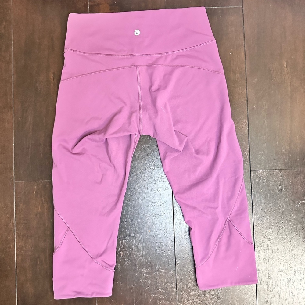 Lululemon Mauve Cropped 18” Leggings Size 10 - Picture 4 of 11
